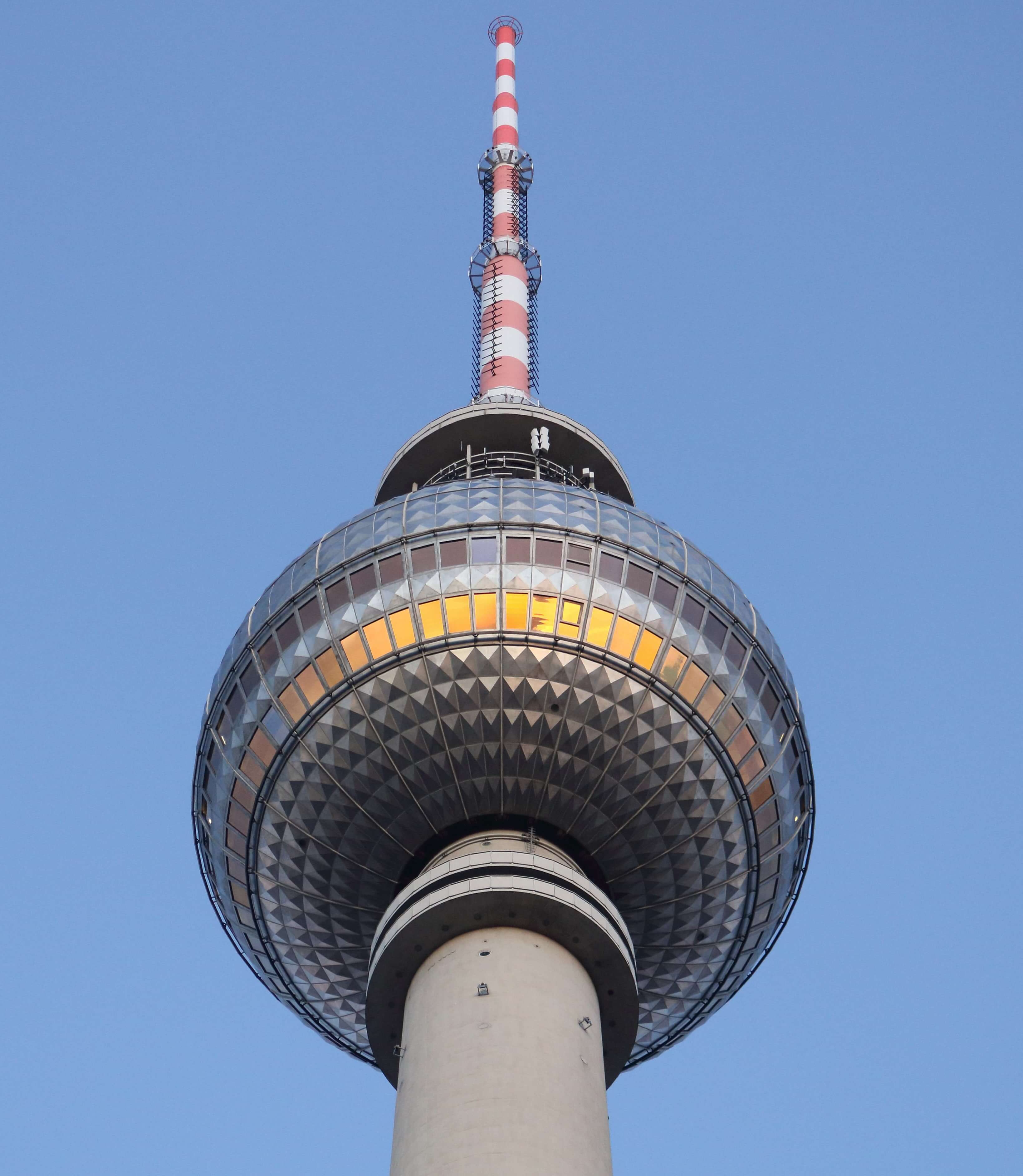 Der Berliner Fernsehturm im Bezirk Mitte Öffnungszeiten und Anfahtsweg